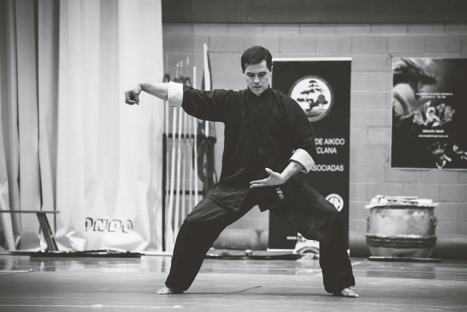 Ejecución de una forma de Tai Chi